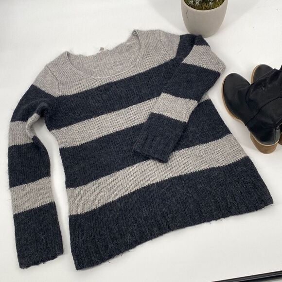 Gap Alpaca Wool Blend Stripe‎ Round Neck Long Sweater Grey Medium - Picture 6 of 8